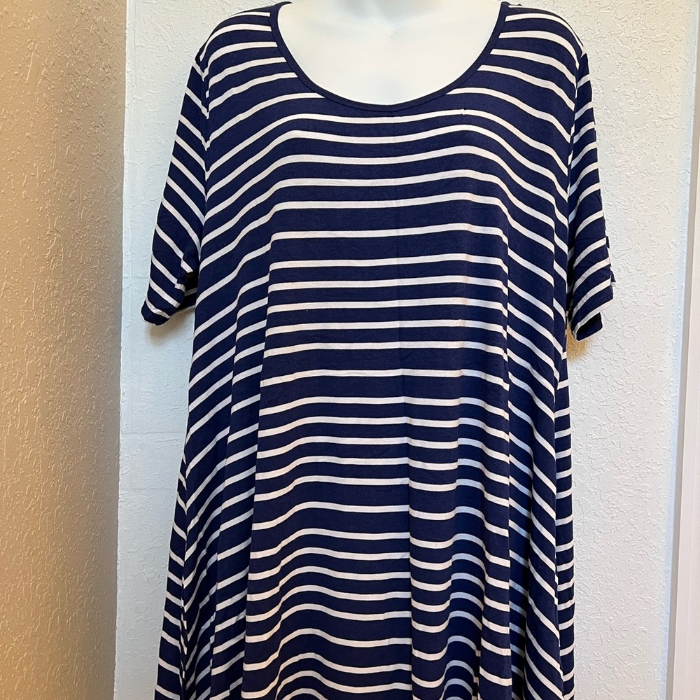 LuLaRoe Perfect T shirt Size Xl
